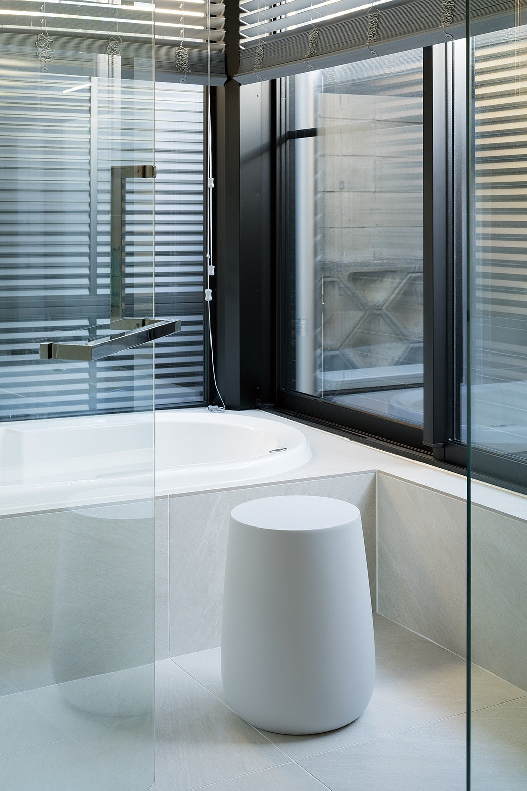 REKI - バススツール採用事例集